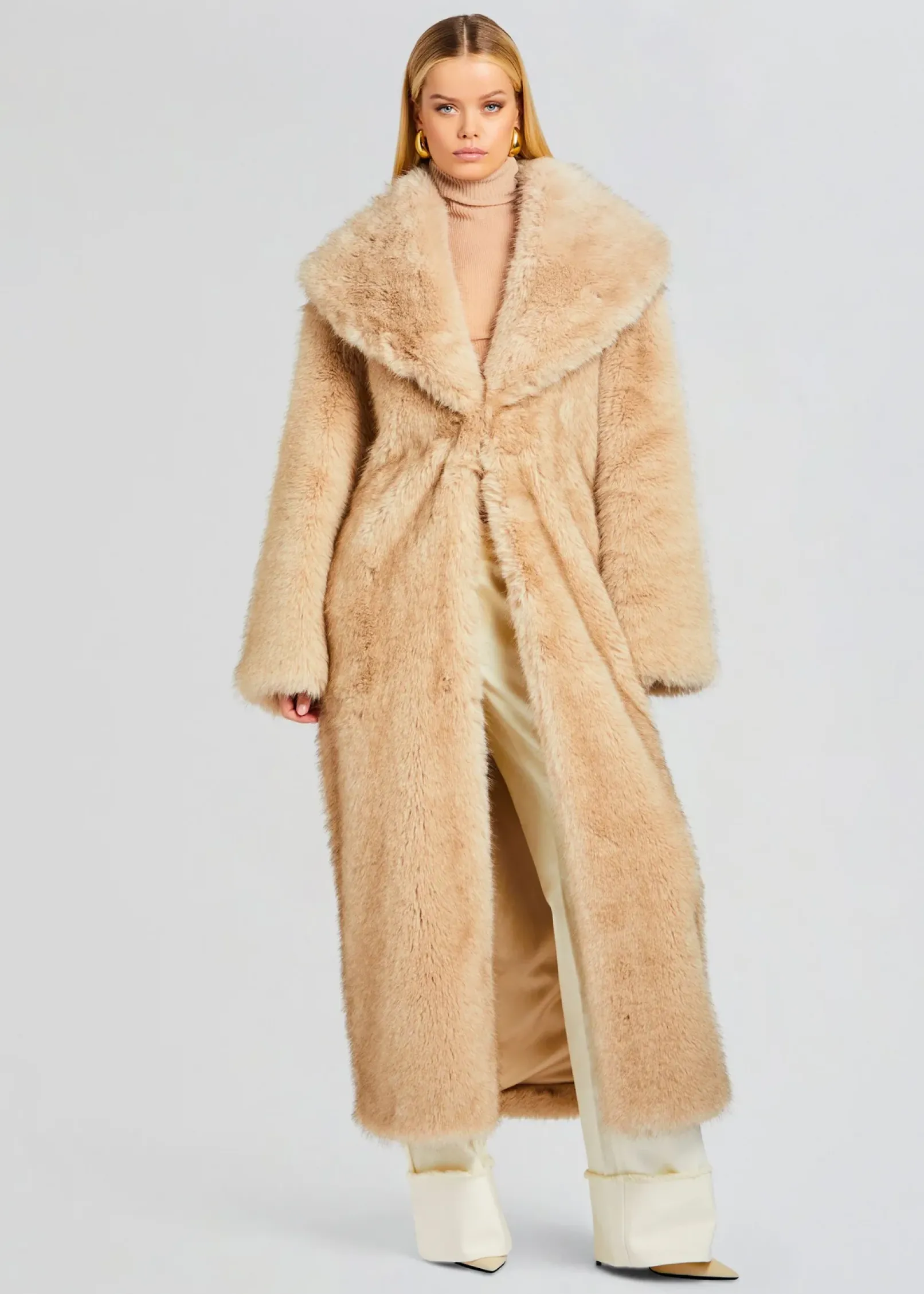 Cheap Averie Faux Fur Coat Night Out