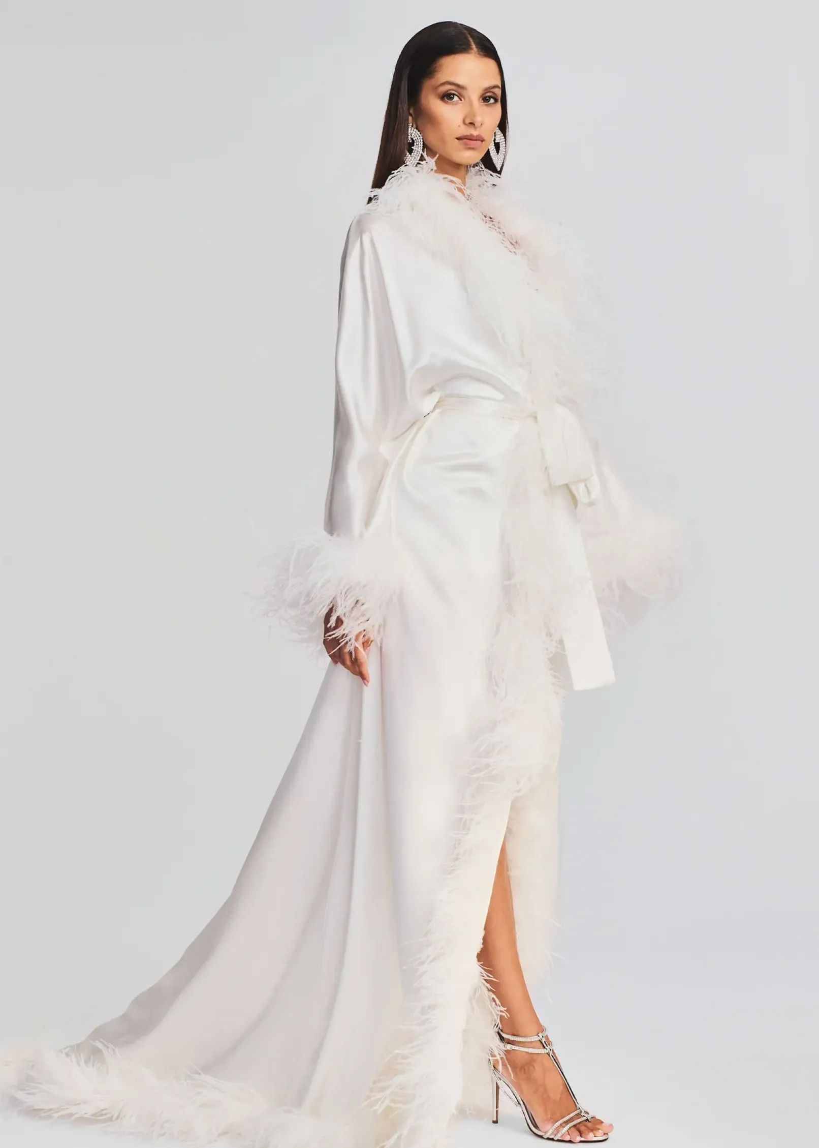 Flash Sale Juno Feather Robe Bachelorette Party